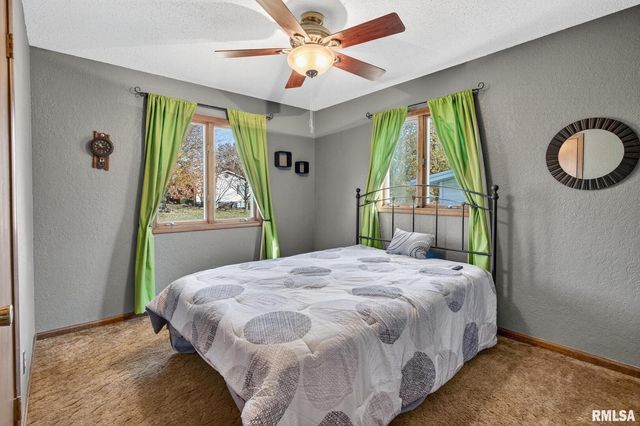 1123 N 27TH Avenue, Clinton, IA 52732