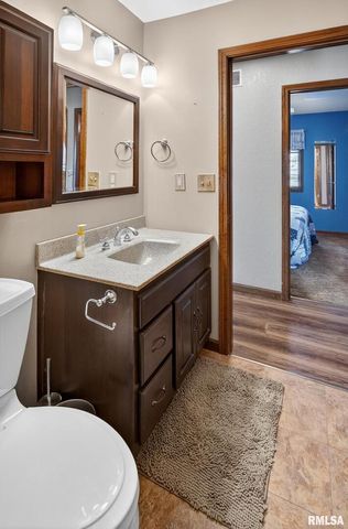 1123 N 27TH Avenue, Clinton, IA 52732