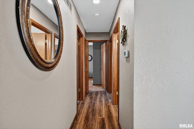 1123 N 27TH Avenue, Clinton, IA 52732