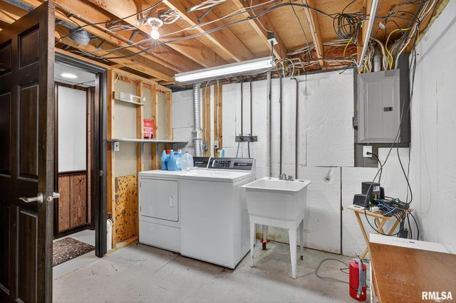 1123 N 27TH Avenue, Clinton, IA 52732