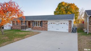 1123 N 27TH Avenue, Clinton, IA 52732