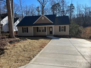 125 Oakhill Court 320, Mount Gilead, NC 27306