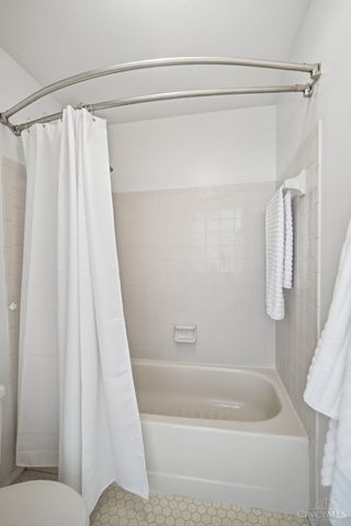665 Hidden Valley Court, Fairborn, OH 45324