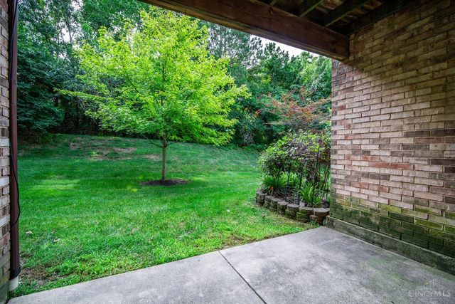 665 Hidden Valley Court, Fairborn, OH 45324
