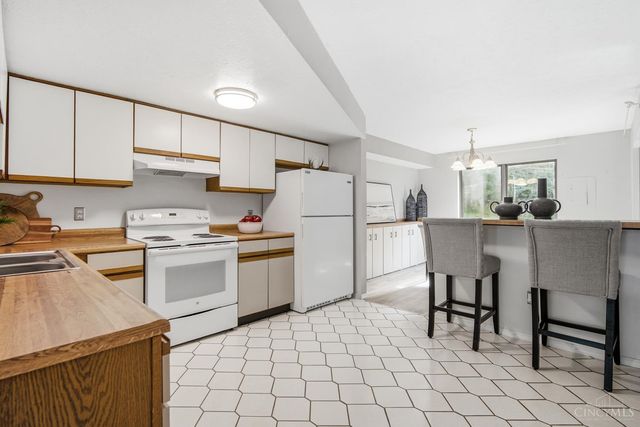 665 Hidden Valley Court, Fairborn, OH 45324