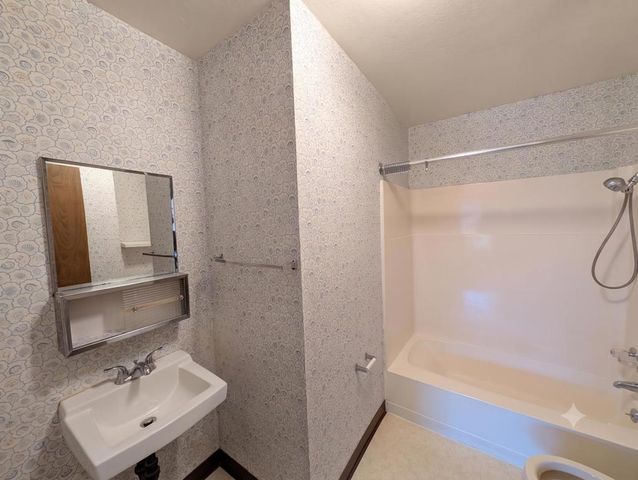 1834 Macduee Way, San Jose, CA 95121