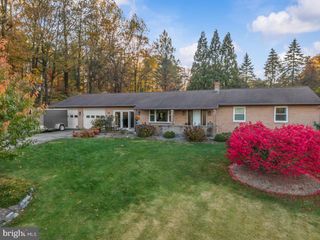 10 DAISY LN, Fleetwood, PA 19522