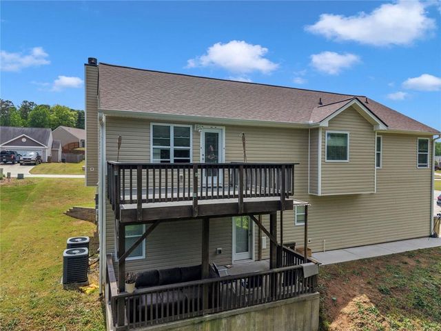 2126 Crown Park Drive, Winder, GA 30680