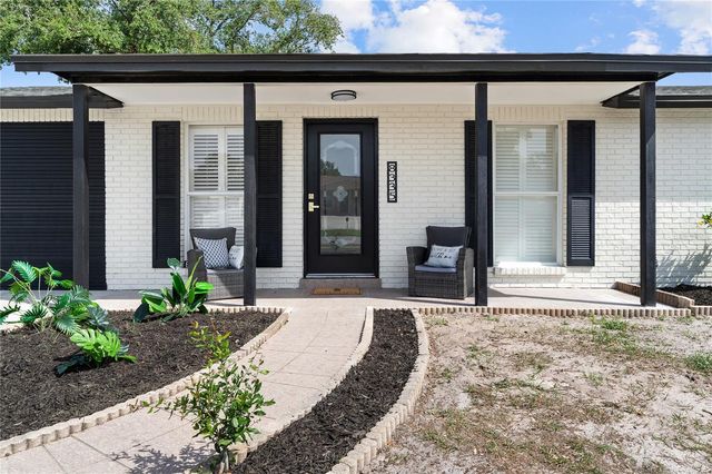 8335 GALEWOOD CIRCLE, Tampa, FL 33615