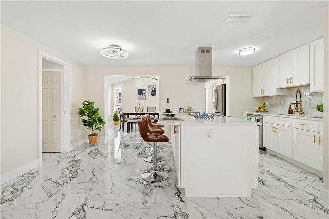 8335 GALEWOOD CIRCLE, Tampa, FL 33615