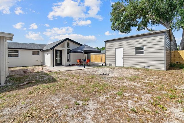 8335 GALEWOOD CIRCLE, Tampa, FL 33615