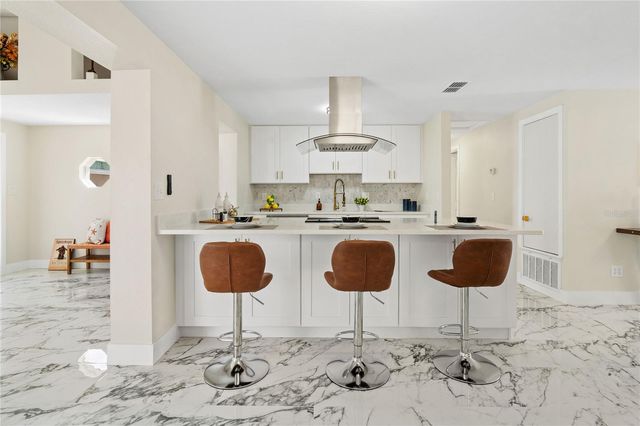 8335 GALEWOOD CIRCLE, Tampa, FL 33615