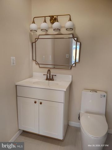 6312 INDIAN RUN PKWY, Alexandria, VA 22312