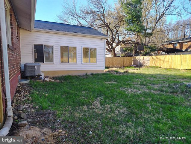 6312 INDIAN RUN PKWY, Alexandria, VA 22312