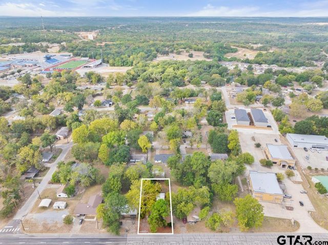 510 N Main St, Lindale, TX 75771