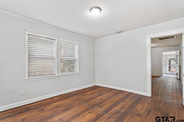 510 N Main St, Lindale, TX 75771