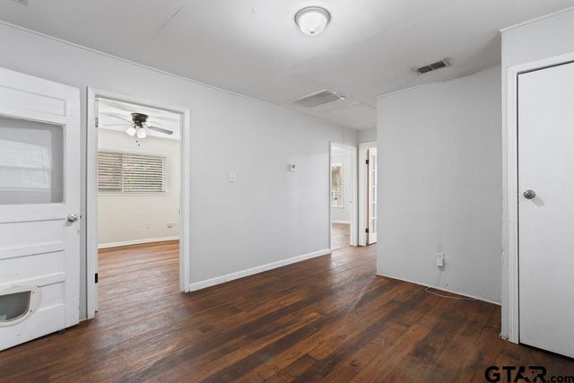 510 N Main St, Lindale, TX 75771