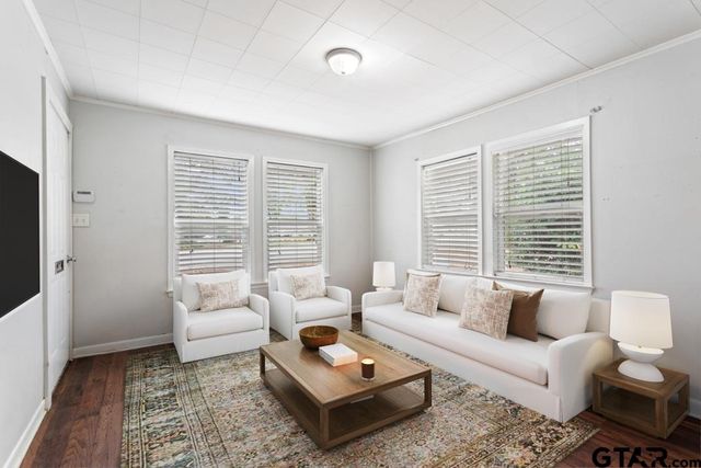 510 N Main St, Lindale, TX 75771