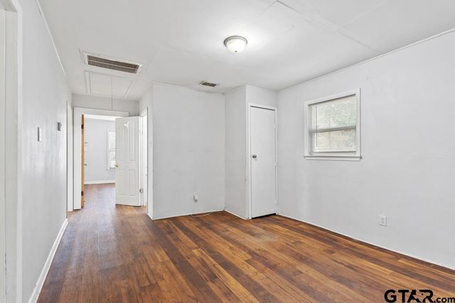 510 N Main St, Lindale, TX 75771