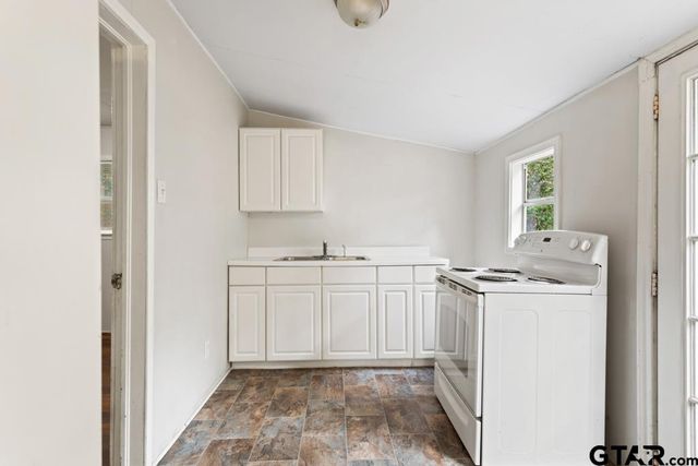 510 N Main St, Lindale, TX 75771