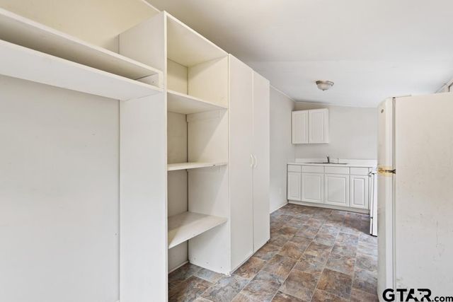 510 N Main St, Lindale, TX 75771