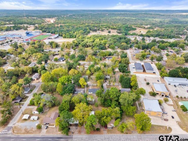 510 N Main St, Lindale, TX 75771
