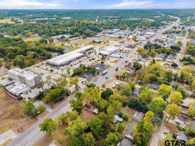 510 N Main St, Lindale, TX 75771