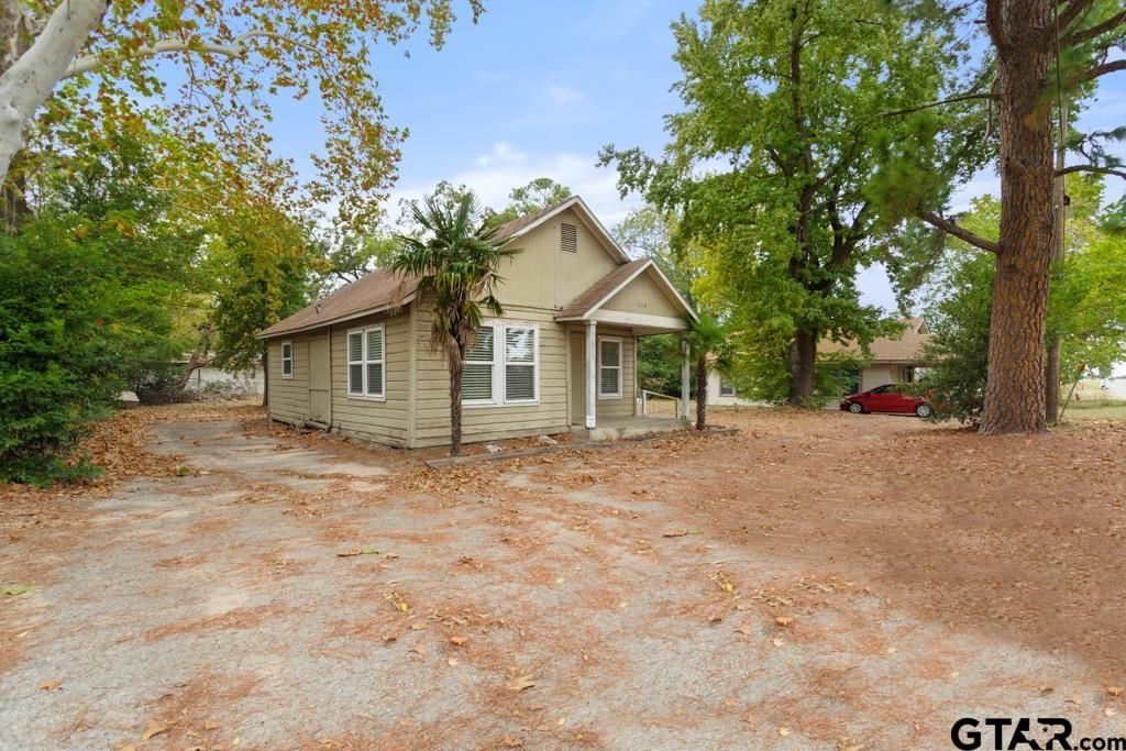 510 N Main St, Lindale, TX 75771