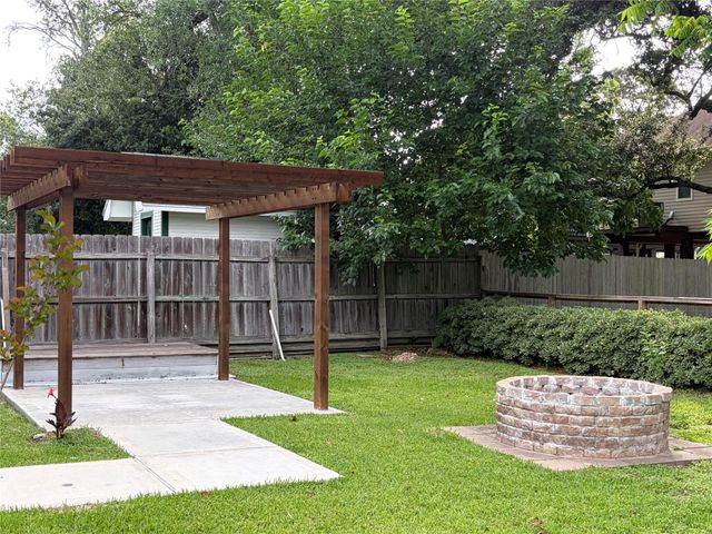 1206 4th Street, Seabrook, TX 77586