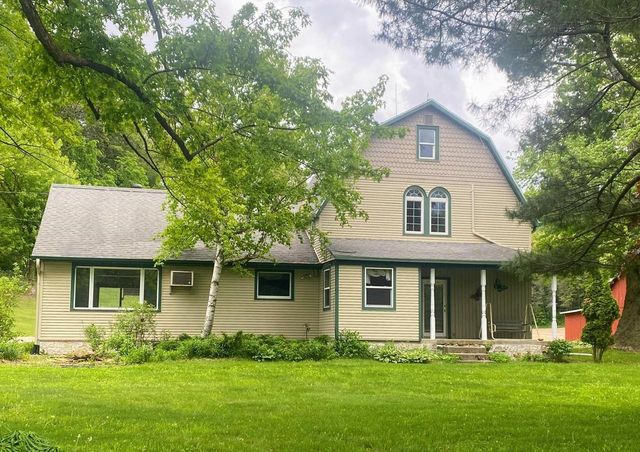 N2224 Wafle Road, Mauston, WI 53948