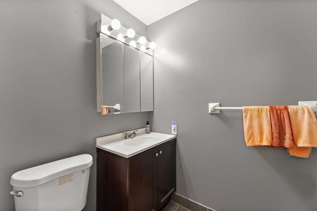 6357 15th Street N, Oakdale, MN 55128