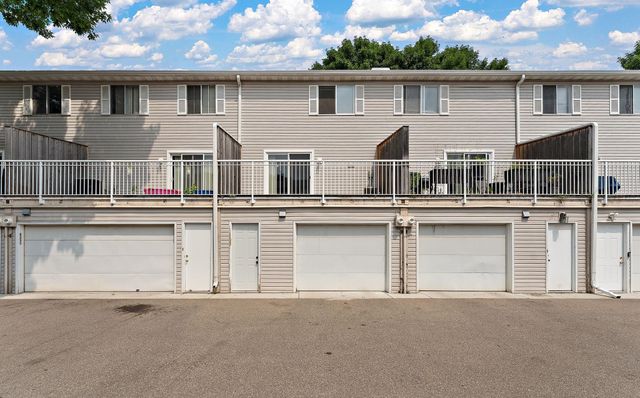 6357 15th Street N, Oakdale, MN 55128