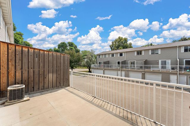 6357 15th Street N, Oakdale, MN 55128
