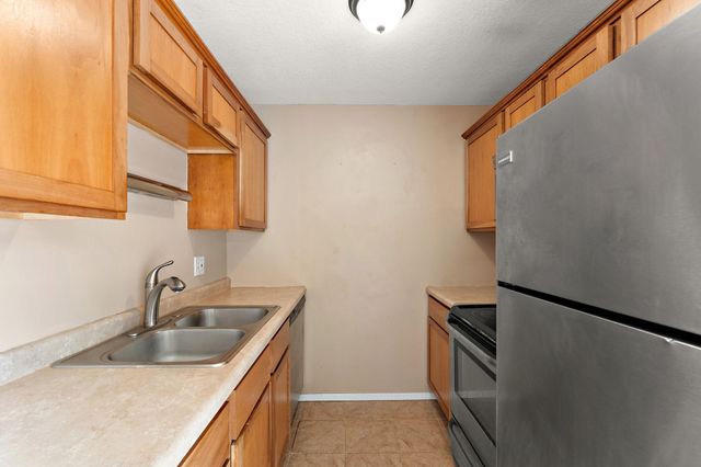 6357 15th Street N, Oakdale, MN 55128