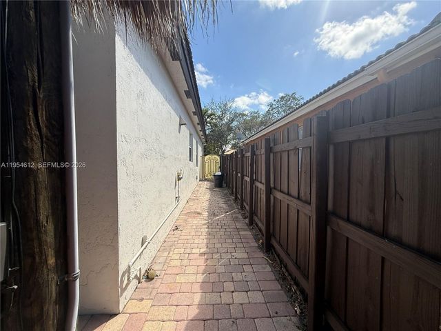 8835 NW 168th St 0, Miami Lakes, FL 33018