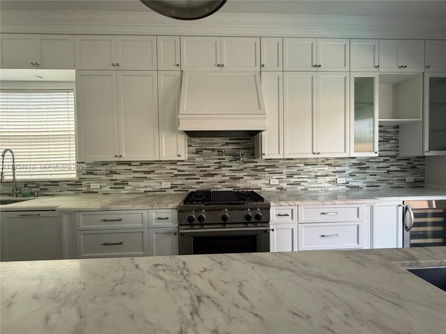 8835 NW 168th St 0, Miami Lakes, FL 33018