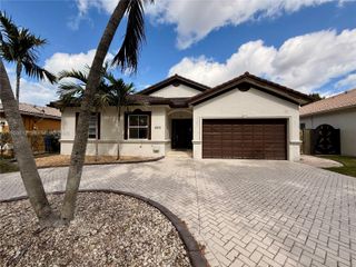 8835 NW 168th St 0, Miami Lakes, FL 33018