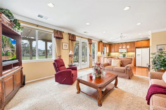 8061 Mickelson Way, Hemet, CA 92545