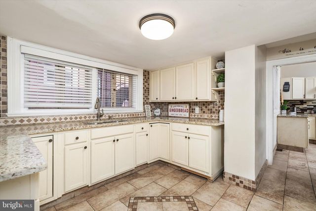 800 W STATE ST, Trenton, NJ 08611