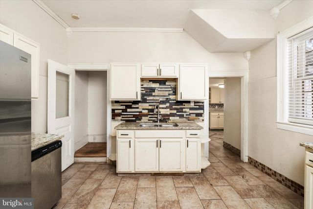 800 W STATE ST, Trenton, NJ 08611