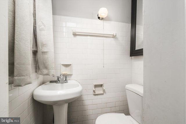 800 W STATE ST, Trenton, NJ 08611