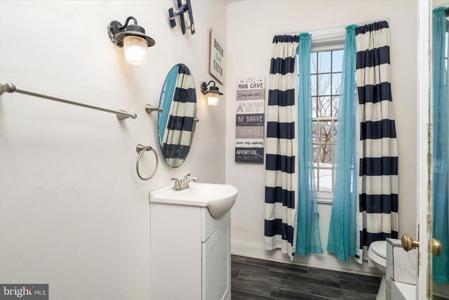 800 W STATE ST, Trenton, NJ 08611