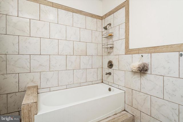 800 W STATE ST, Trenton, NJ 08611