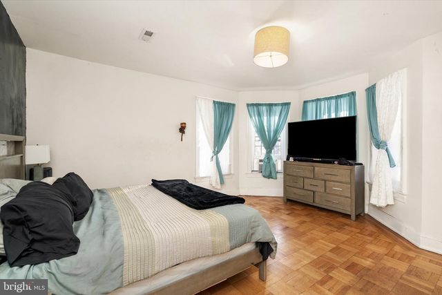 800 W STATE ST, Trenton, NJ 08611