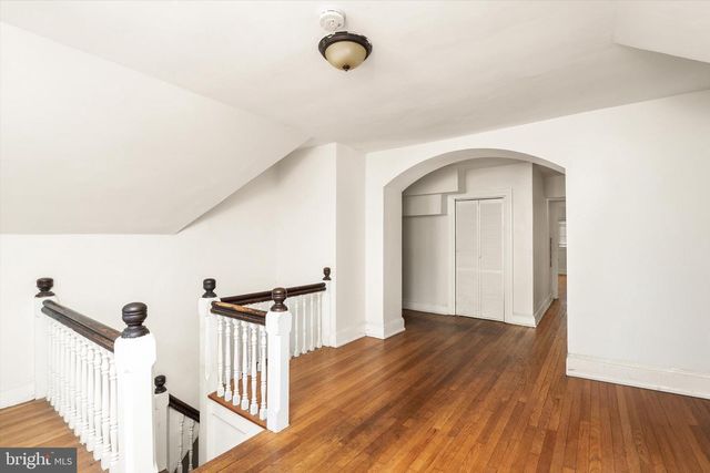 800 W STATE ST, Trenton, NJ 08611