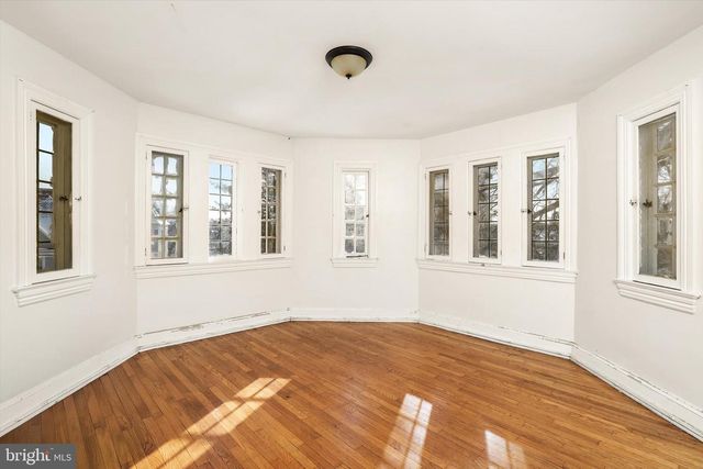 800 W STATE ST, Trenton, NJ 08611