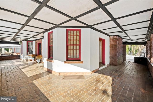 800 W STATE ST, Trenton, NJ 08611