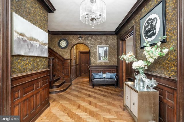 800 W STATE ST, Trenton, NJ 08611