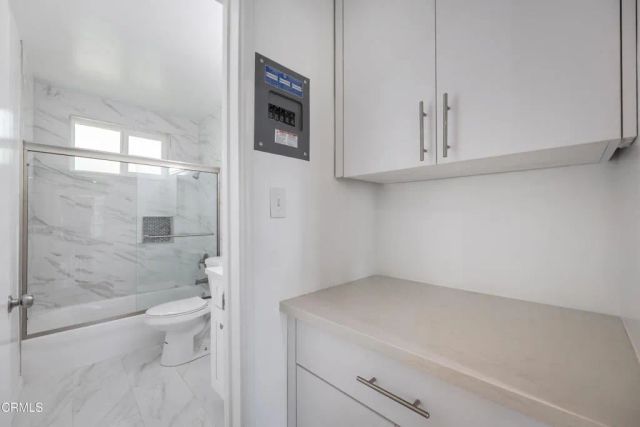 1736 N Normandie Avenue 6, Los Angeles, CA 90027