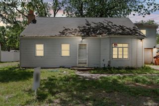 7700 Beachway Drive, Monroe, MI 48161